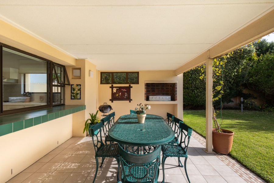 4 Bedroom Property for Sale in Bowtie Western Cape